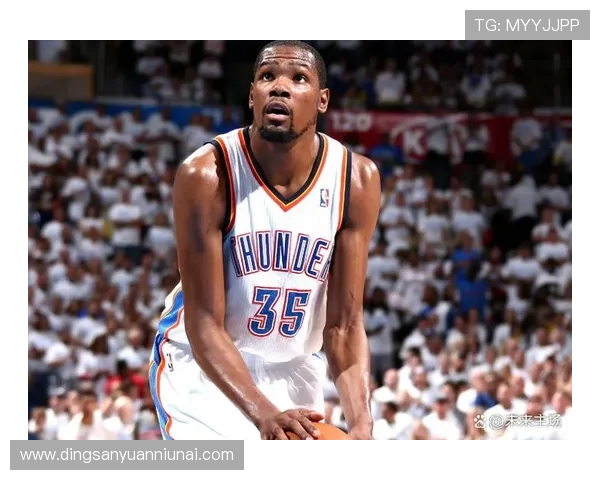 杜兰特盛赞谢泼德巨大贡献称其是球队不可或缺的内线核心关键支柱 杜兰特盛赞谢泼德巨大贡献称其是球队不可或缺的内线核心关键支柱